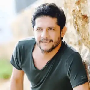 image of singer معين شريف